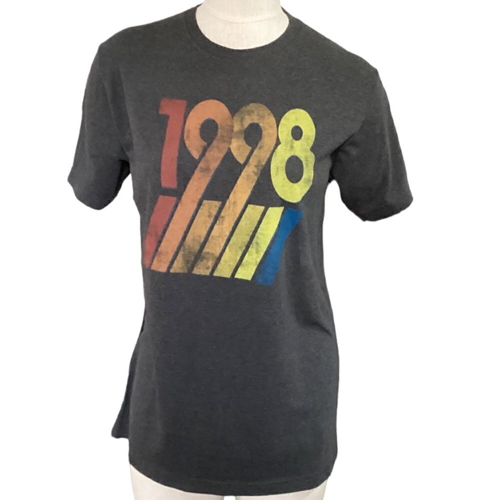 Graphic Tee 1998 Hula's Island Grill Monterey CA by Beantown Apparel Sz M 72K